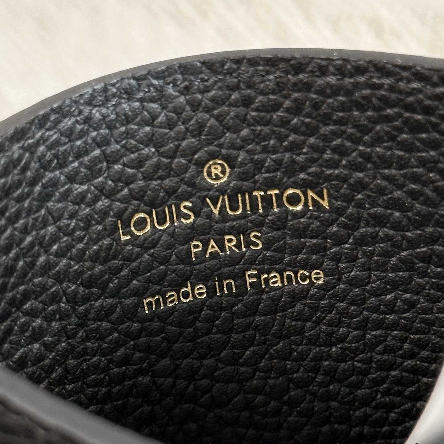 Louis Vuitton Card Holder  M69171 - DesignerGu