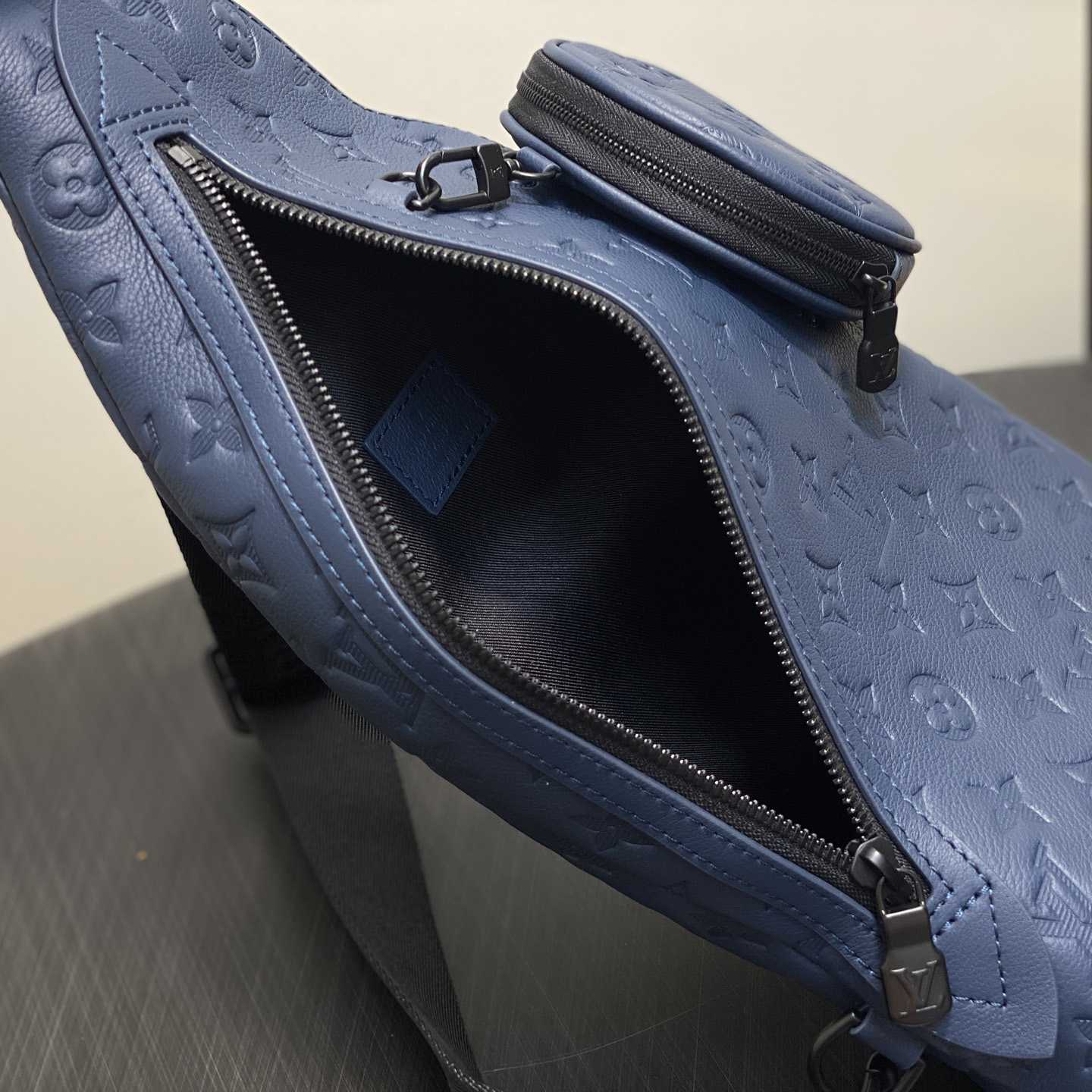 Louis Vuitton Duo Slingbag   M24467 - DesignerGu