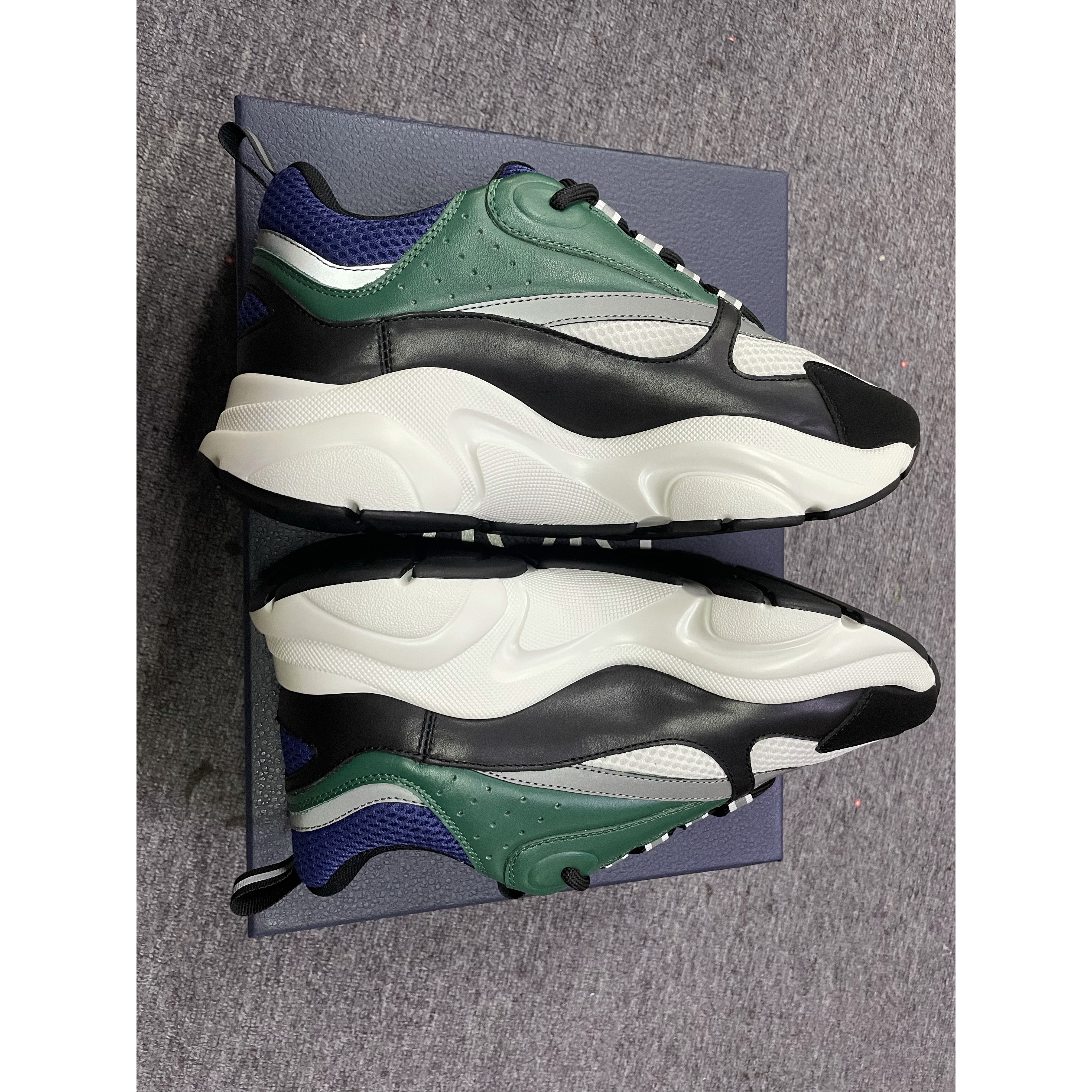 Dior [Limited Version] B22 Sneaker - 