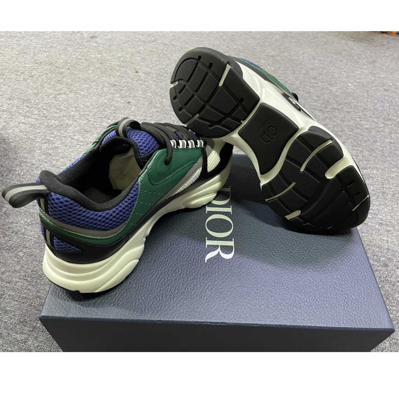 Dior [Limited Version] B22 Sneaker - 