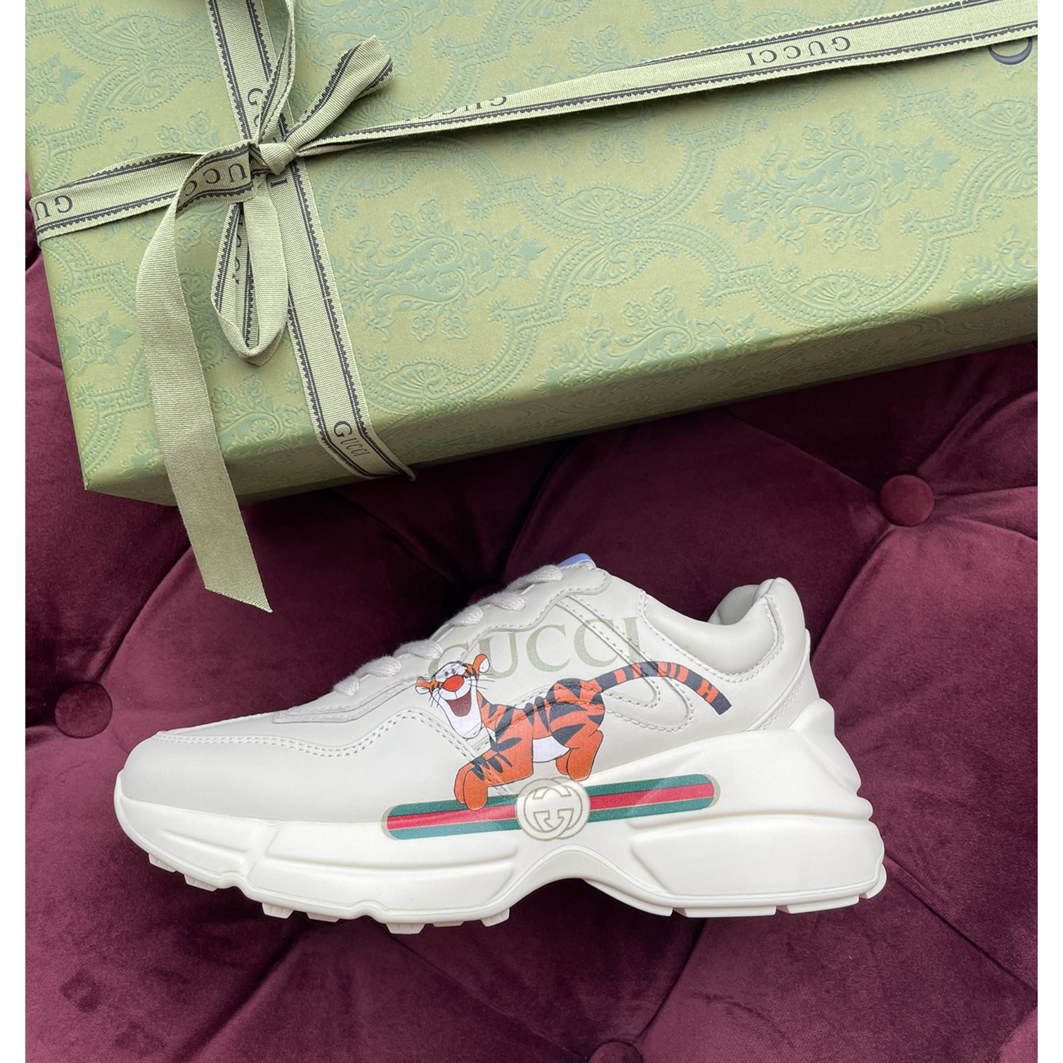 Gucci Men's Rhyton Sneaker In White - 