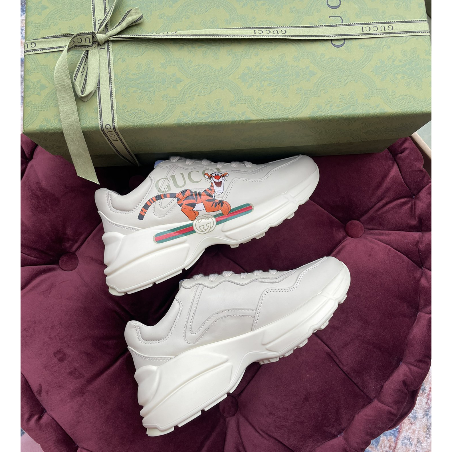 Gucci Men's Rhyton Sneaker In White - 