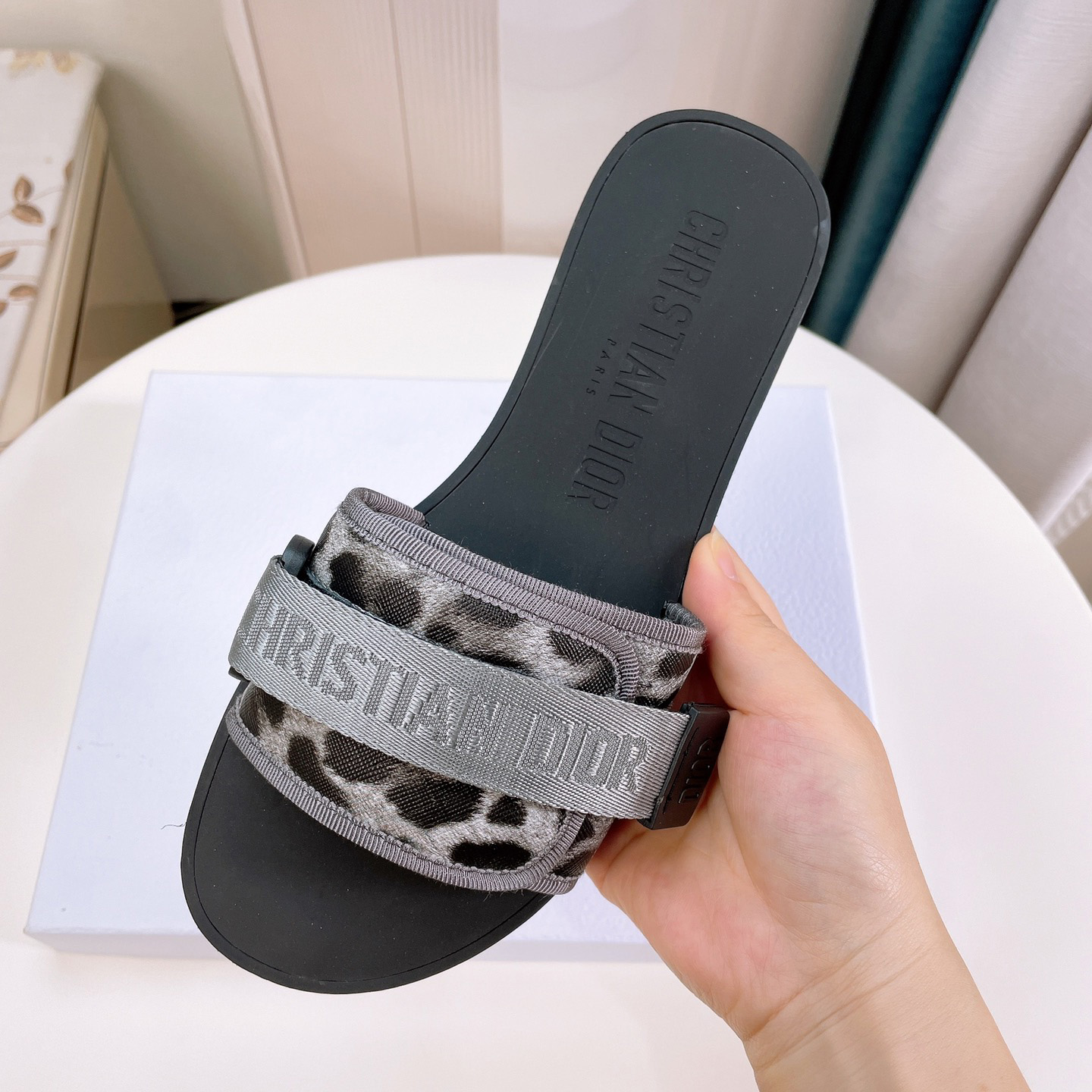 Dior Women Slides - DesignerGu