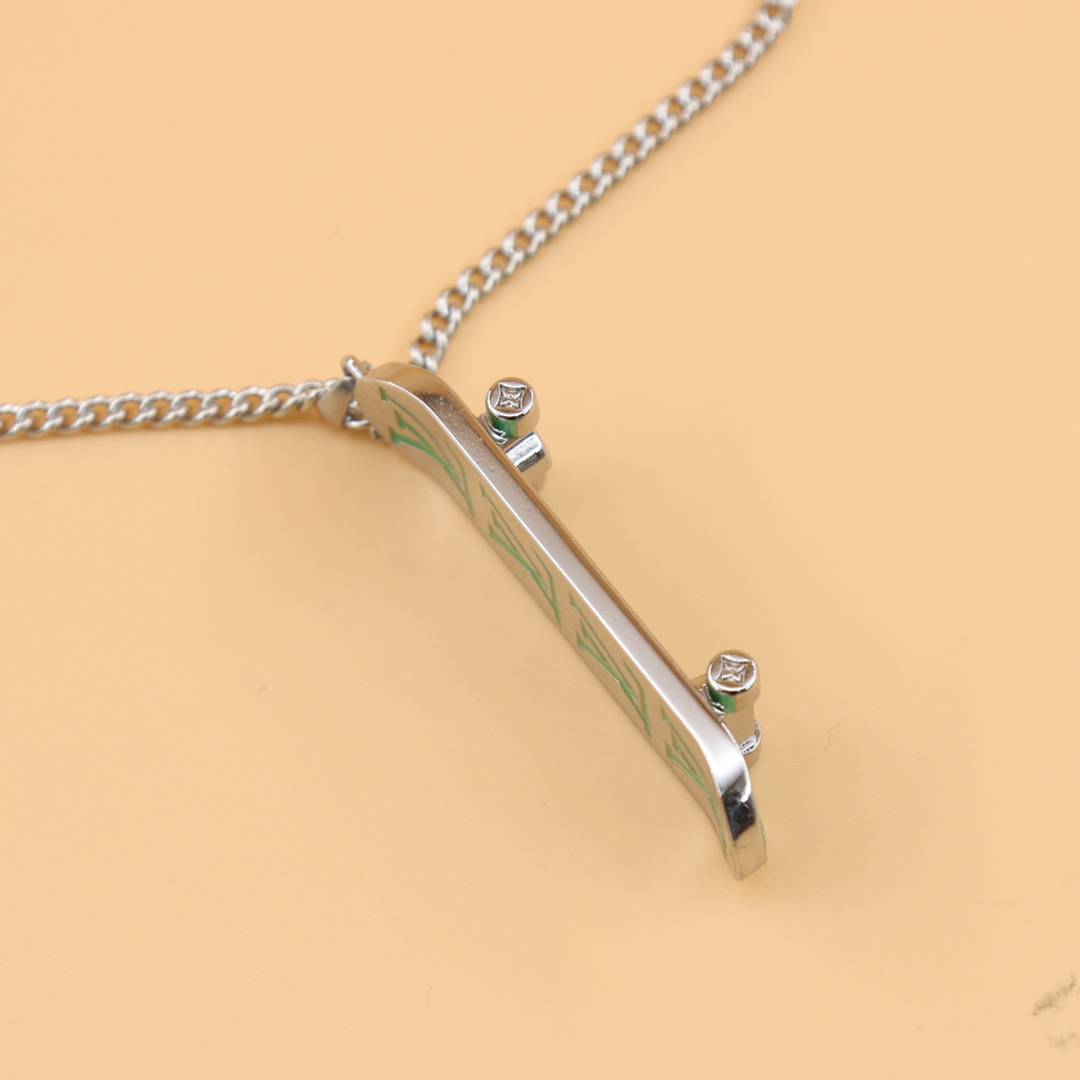 Louis Vuitton LV Skateboard Pendant   MP3277 - 