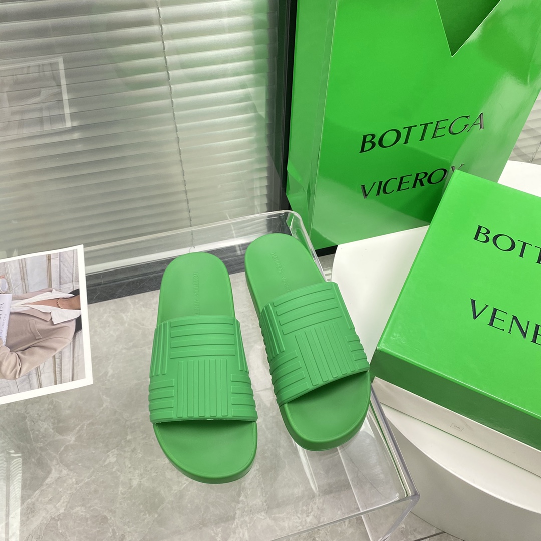 Bottega Veneta Rubber slides - 