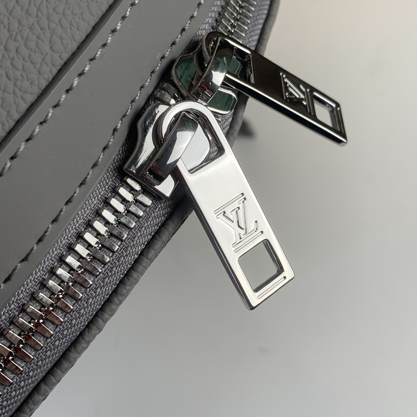 Louis Vuitton New Backpack(43-30-14cm)      M59325 - 