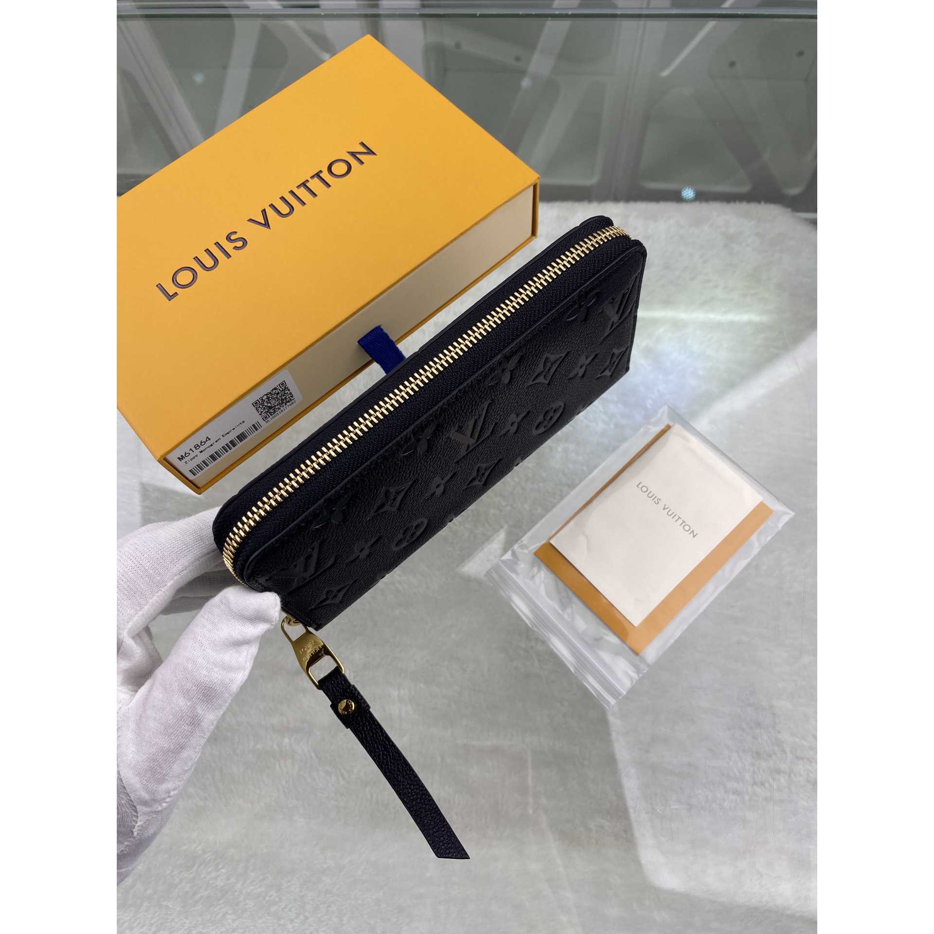 Louis Vuitton Zippy Wallet (19.5-10CM)     M61864 - 