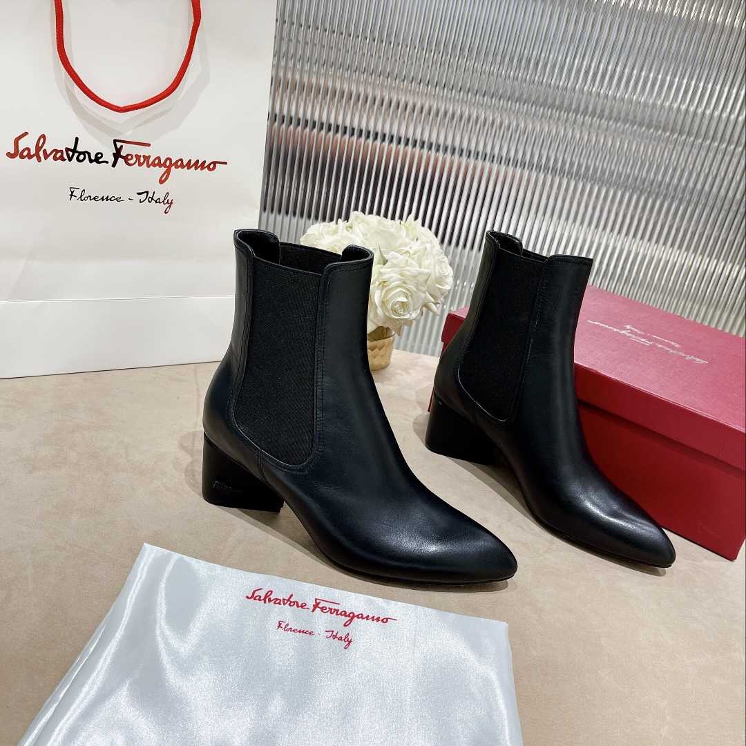 Ferragamo Leather Ankle Boot - DesignerGu