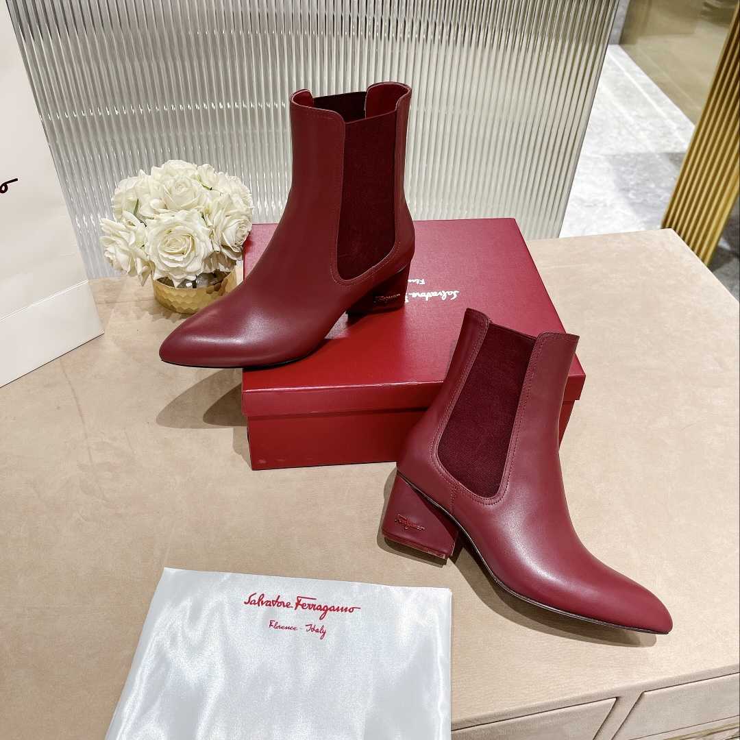 Ferragamo Leather Ankle Boot - DesignerGu