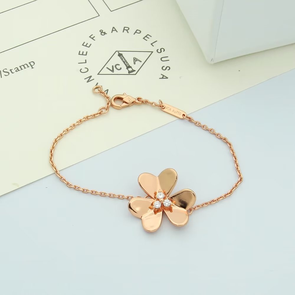 Van Cleef & Arpels Bracelet - DesignerGu