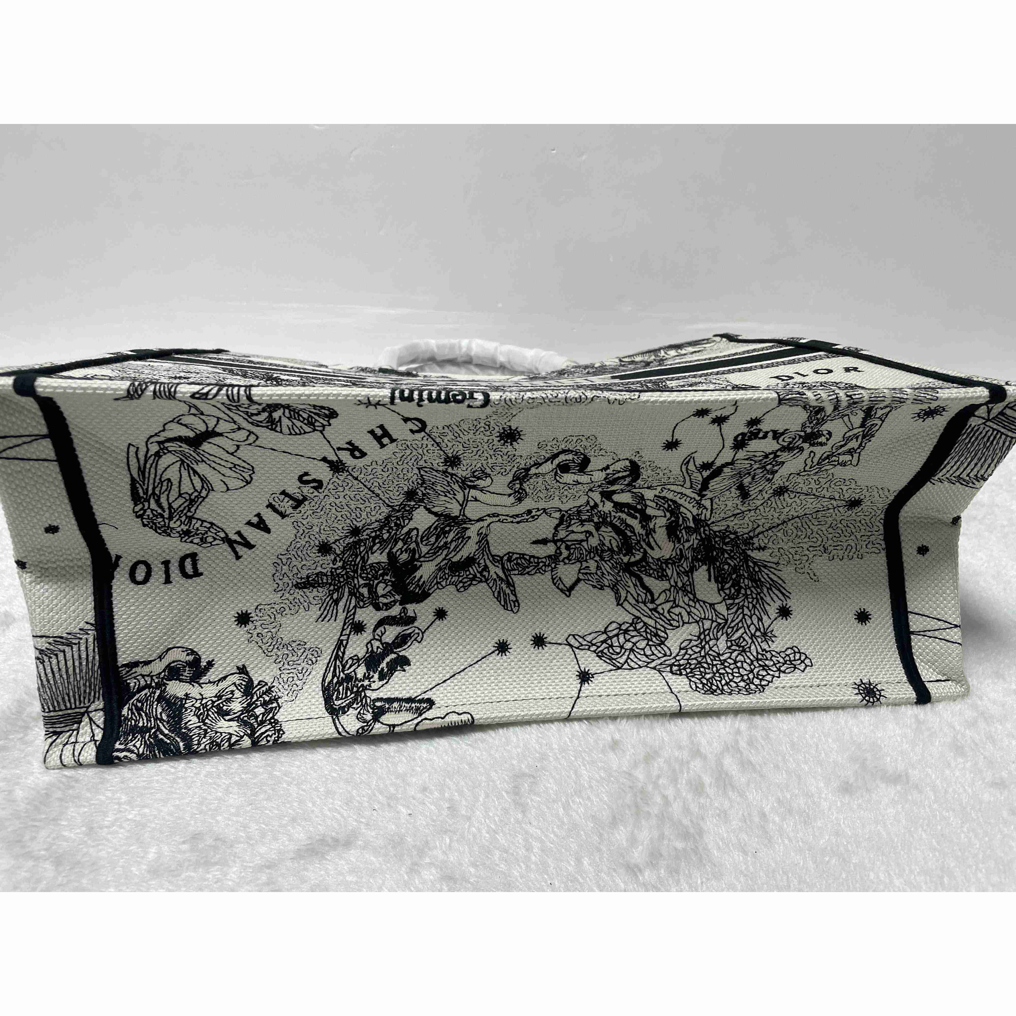 Dior Oblique Embroidered Book Tote(41.5-25-18cm)-Embroiderable Characters - 