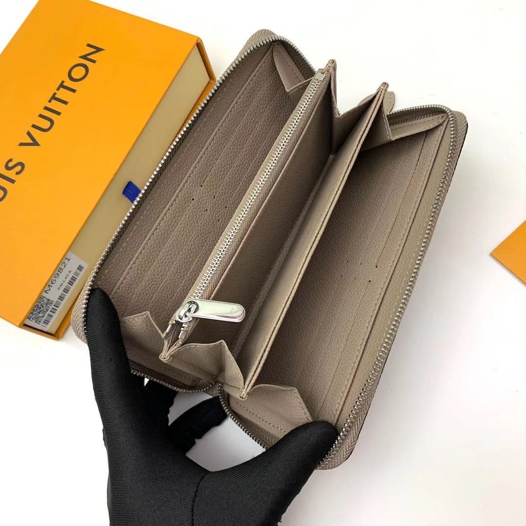 Louis Vuitton Zippy Wallet(19.5-10.5-2.5CM)     M69821 - 