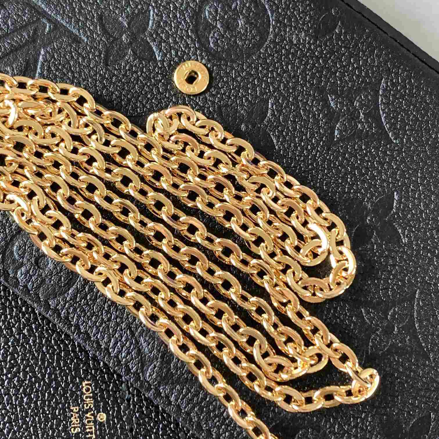 Louis Vuitton Félicie Pochette (21 x 12 x 3cm)   M64064 - 