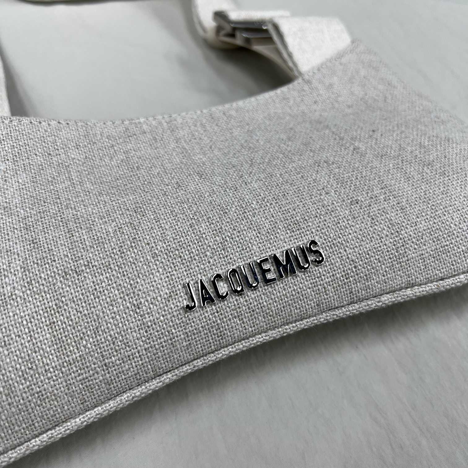 Jacquemus Le Bisou Gros Grain Buckled Shoulder Bag - 