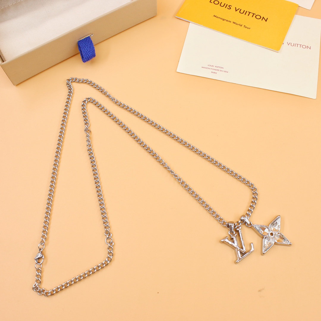 Louis Vuitton Flower Cut Necklace    M00680 - DesignerGu