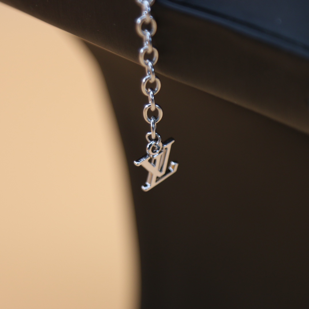 Louis Vuitton Monogram Party Necklace   MP3281 - 