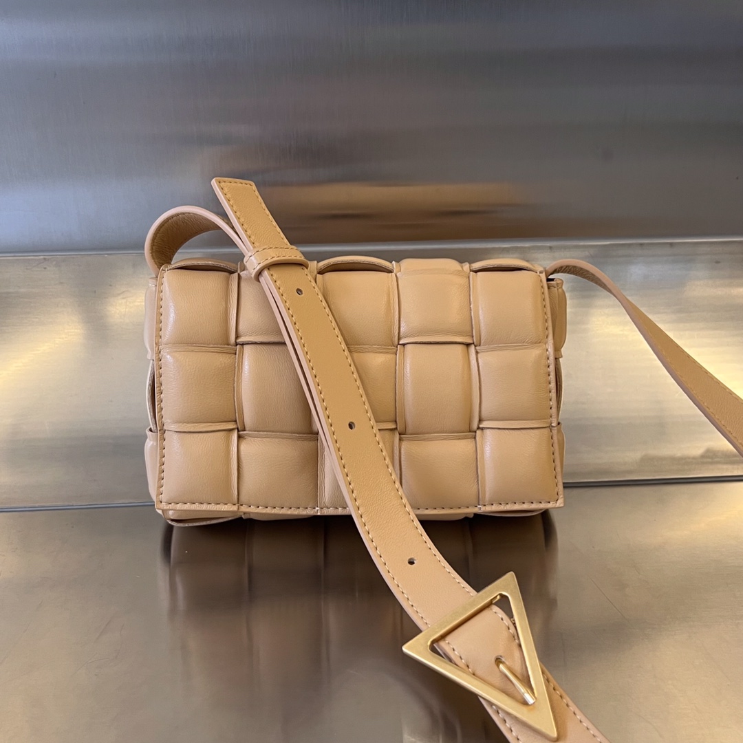 Bottega Veneta Small Padded Cassette - DesignerGu