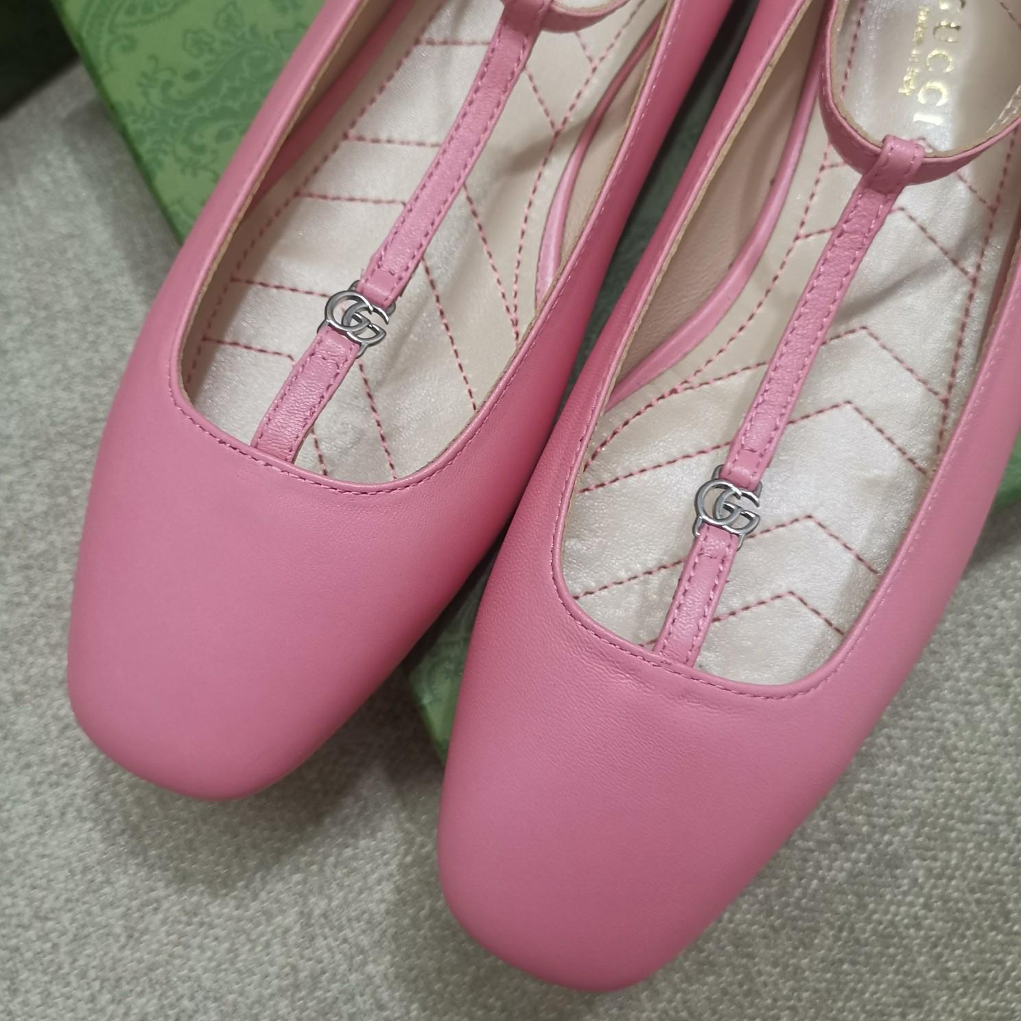 Gucci Women's Ballet Flat With Double G - 