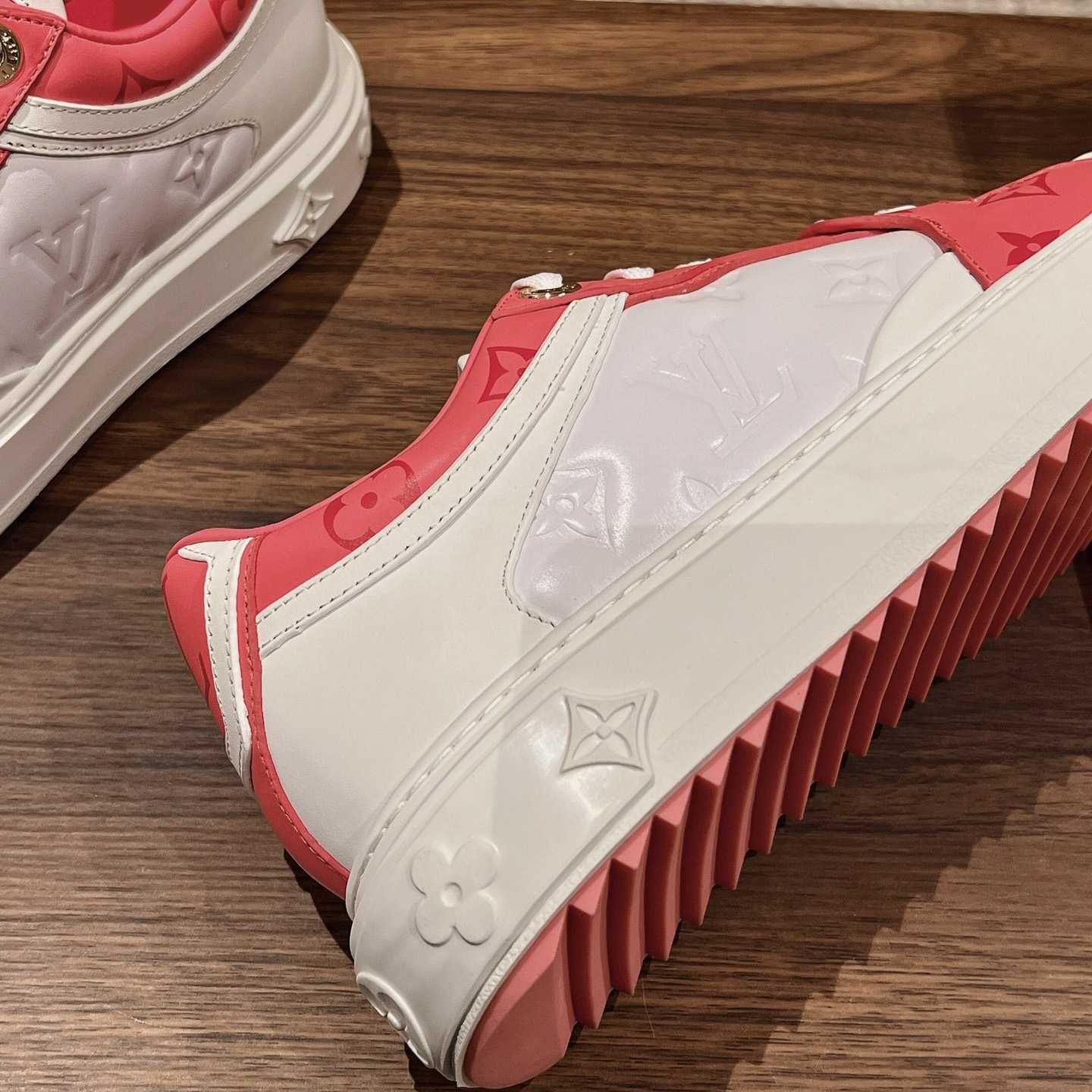 Louis Vuitton Time Out Sneaker (upon uk size)    1AB33N - 