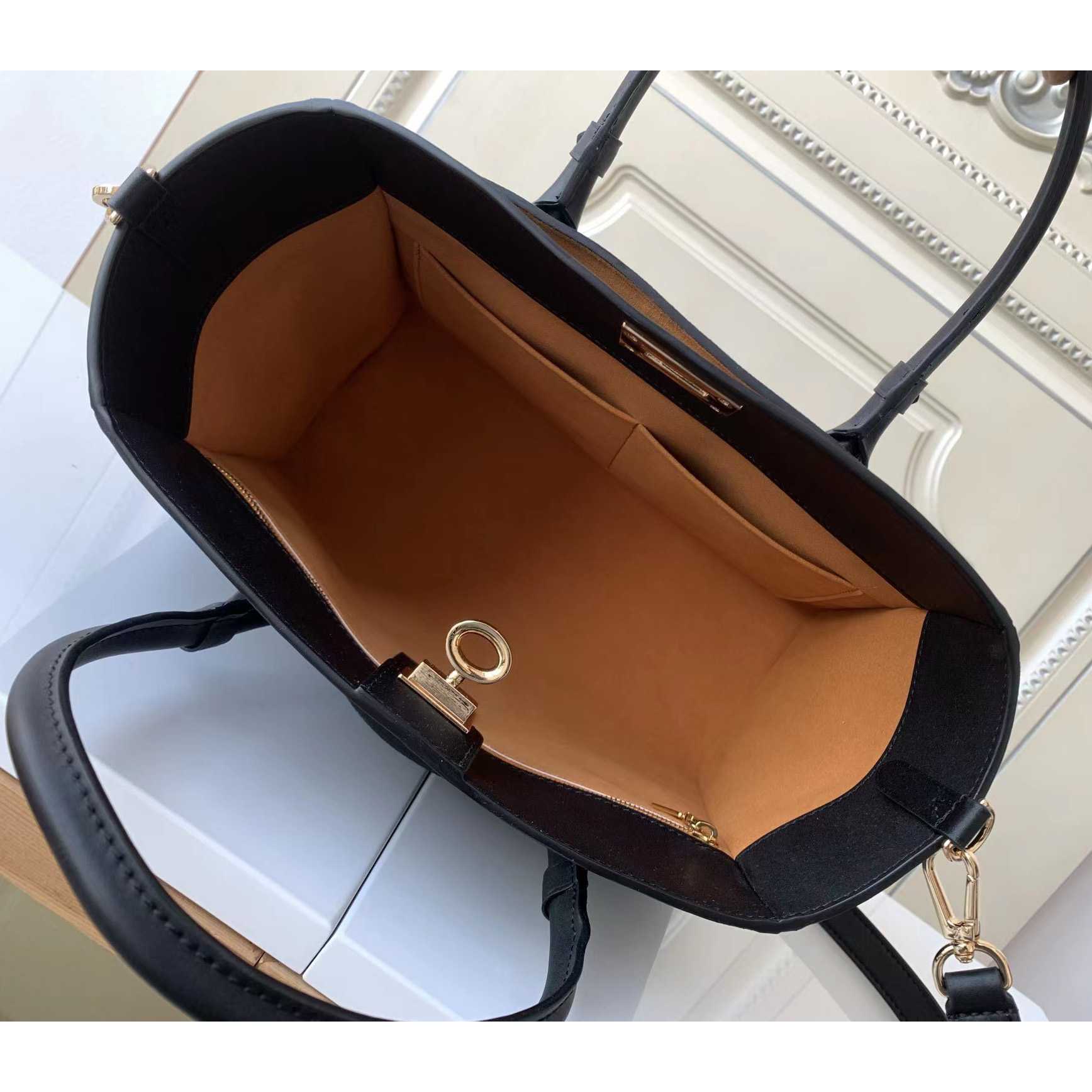 Louis Vuitton On My Side MM   M53826 - 