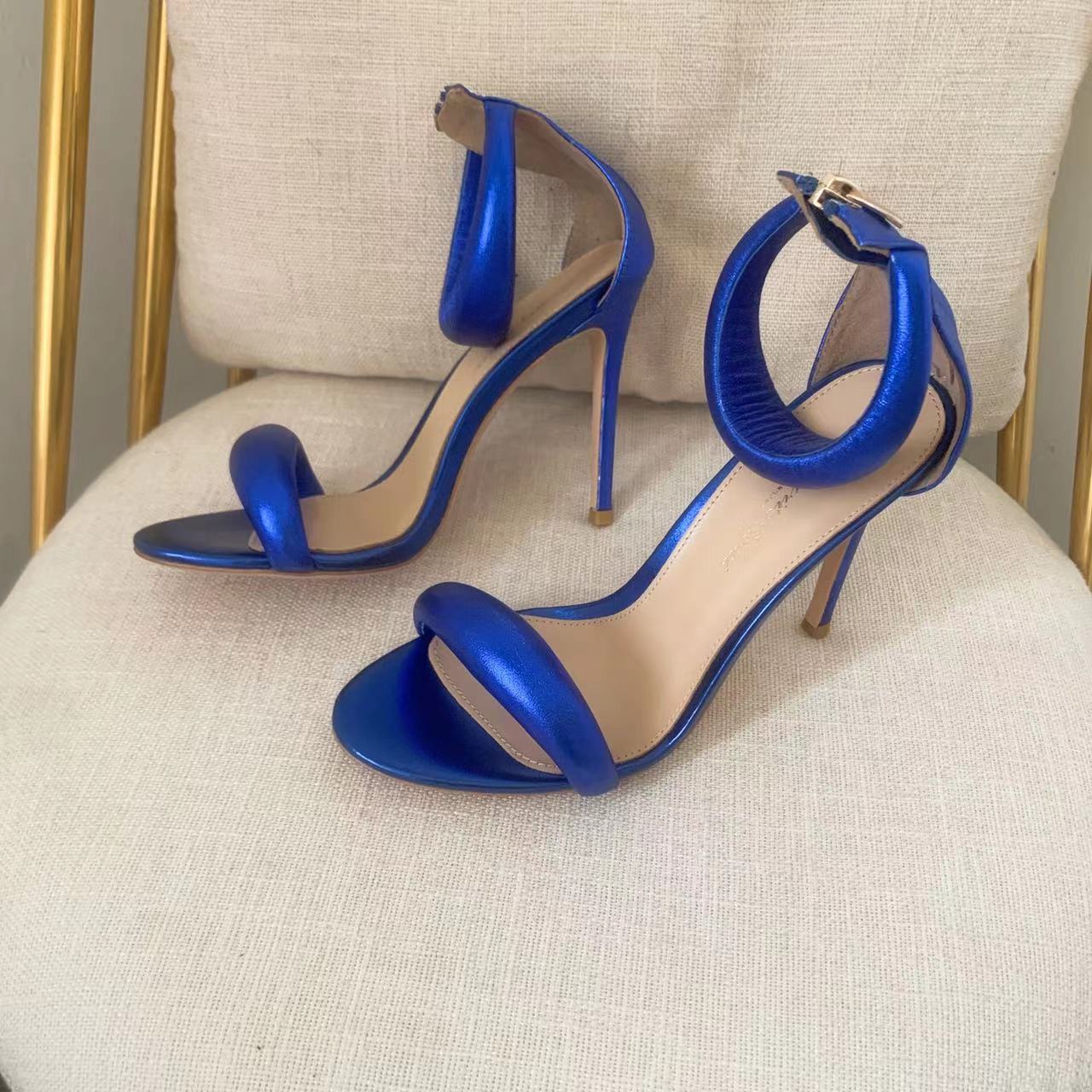 Gianvito Rossi Leather Bijoux Sandals - DesignerGu