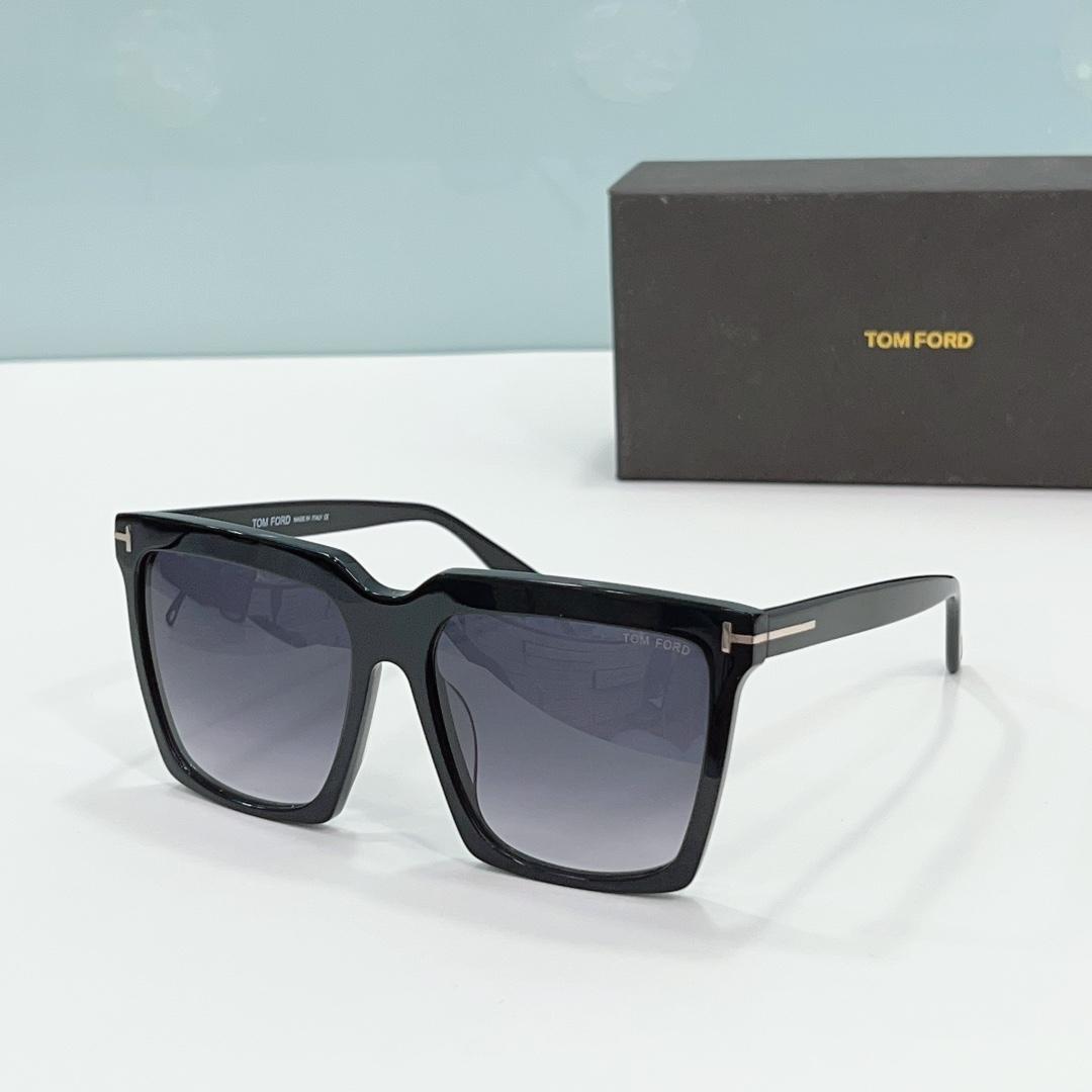 Tom Ford Polarized Sabrina Sunglasses - DesignerGu
