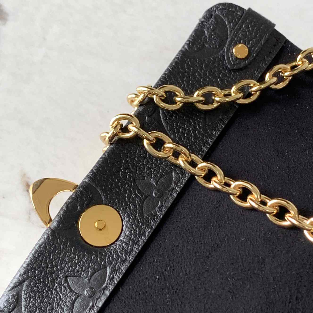 Louis Vuitton Black Monogram Empreinte Leather Vavin Wallet On Chain (19x 12.5 x 4 cm)    M67839 - 