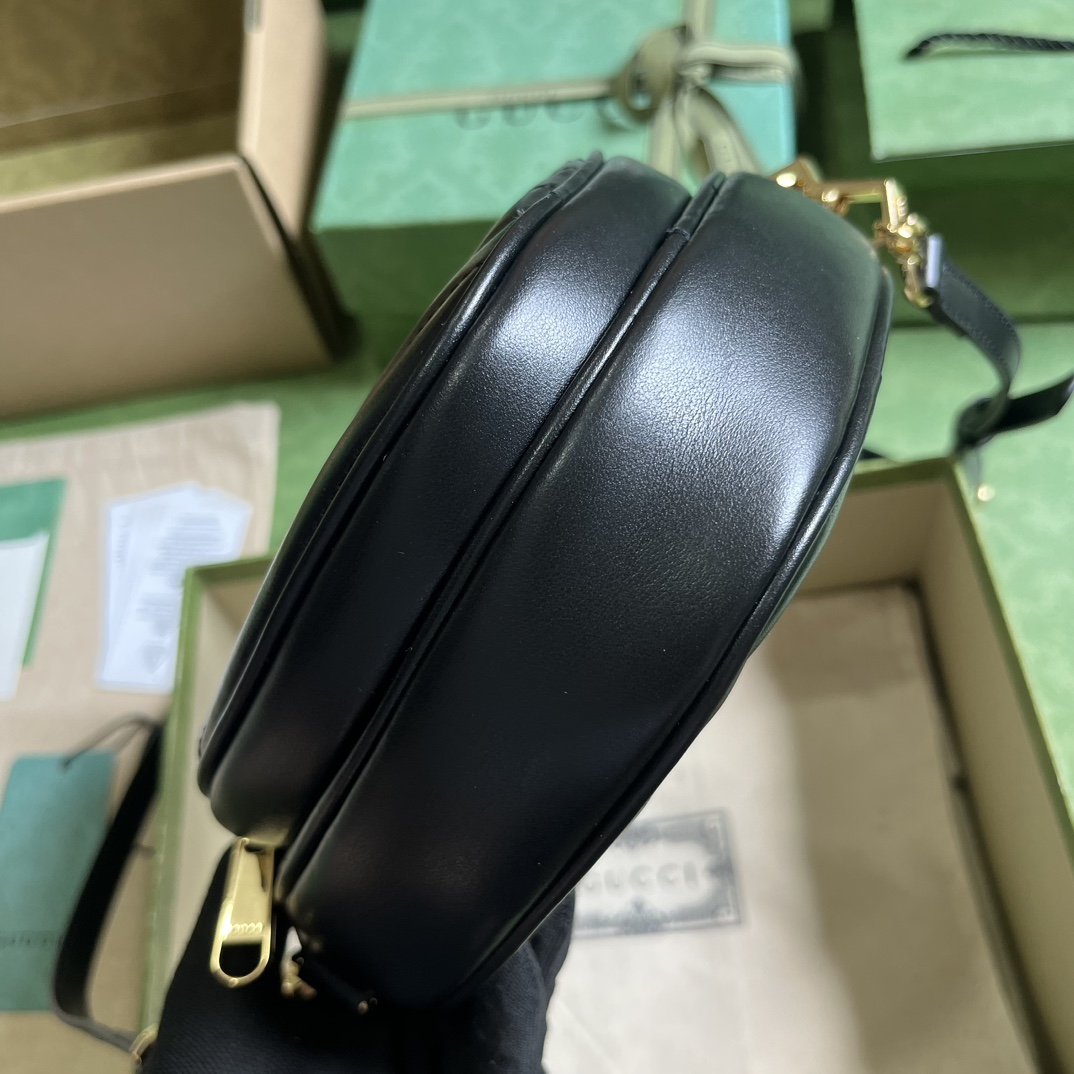 Gucci Interlocking G Mini Heart Shoulder Bag - DesignerGu