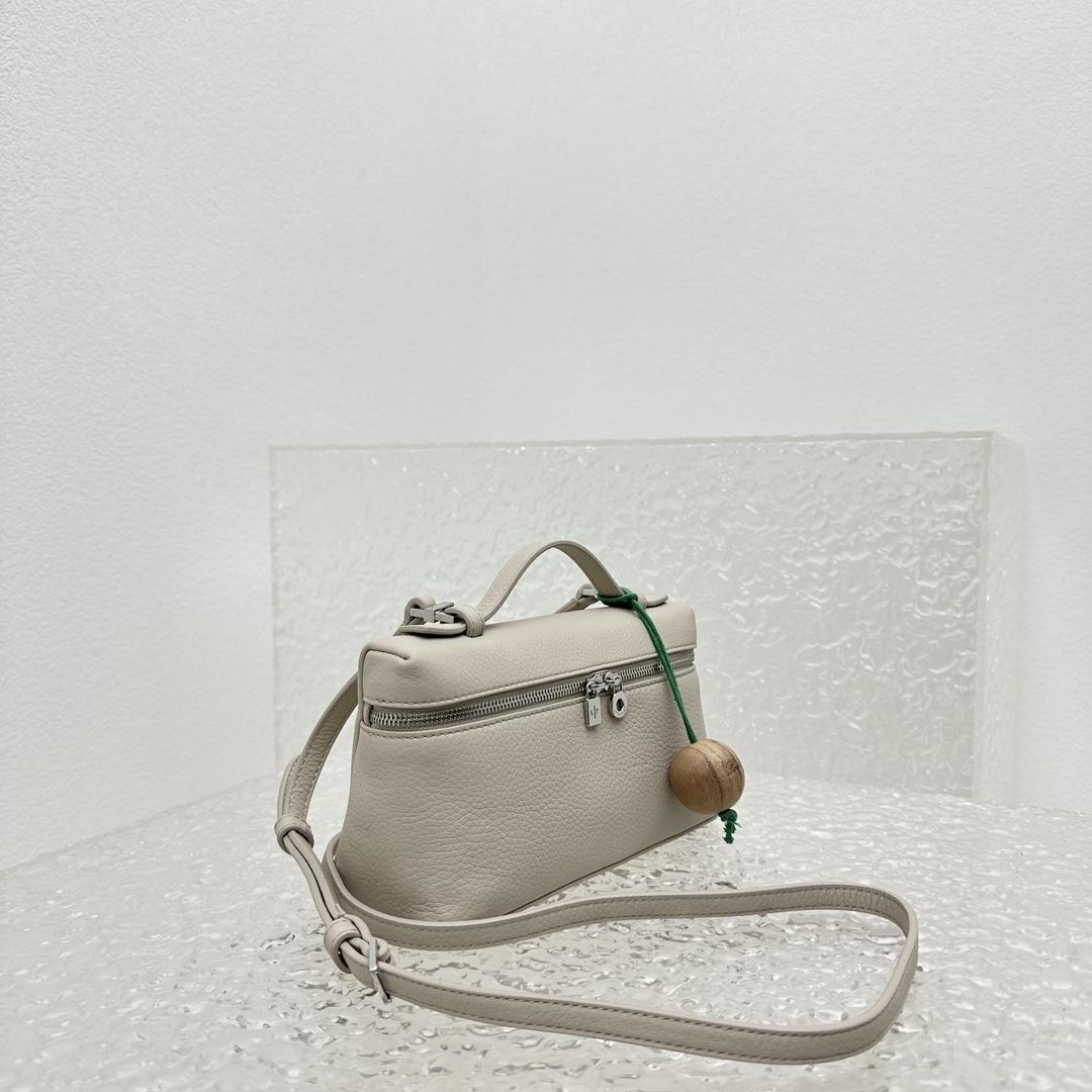 Loro Piana Extra Pocket Pouch L19  (19-7-12cm) - 
