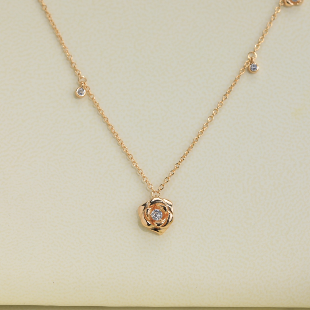 Piaget Rose Necklace - DesignerGu