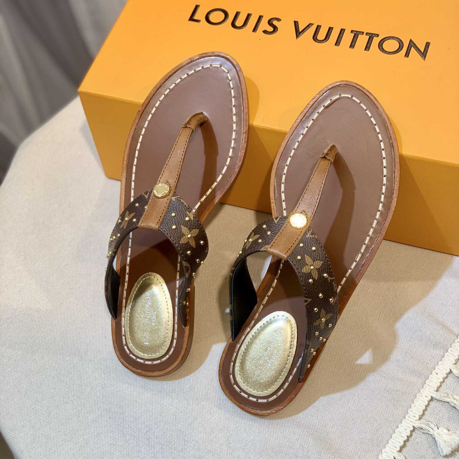 Louis Vuitton Sunny Flat Thong   1AB37T - 