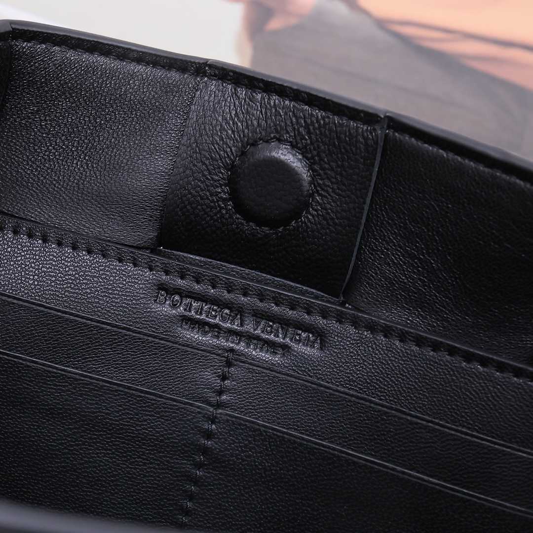 Bottega Veneta Cassette Pouch On Strap - 