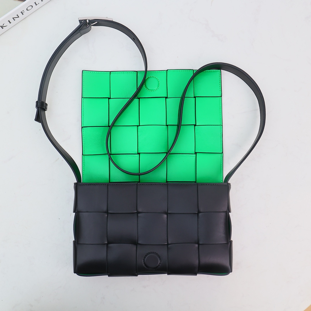 Bottega Veneta Cassette - 