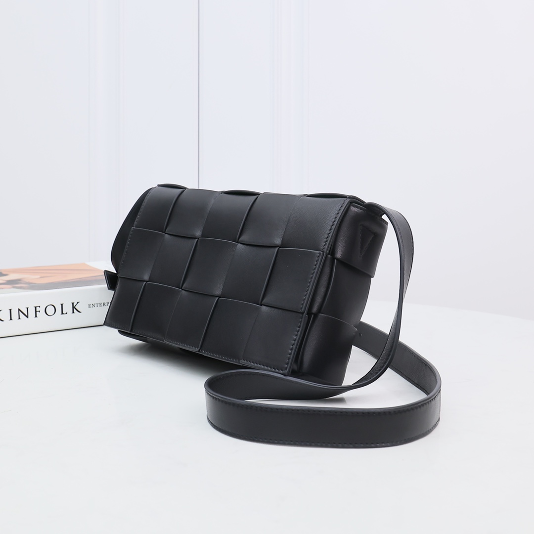 Bottega Veneta Cassette - 