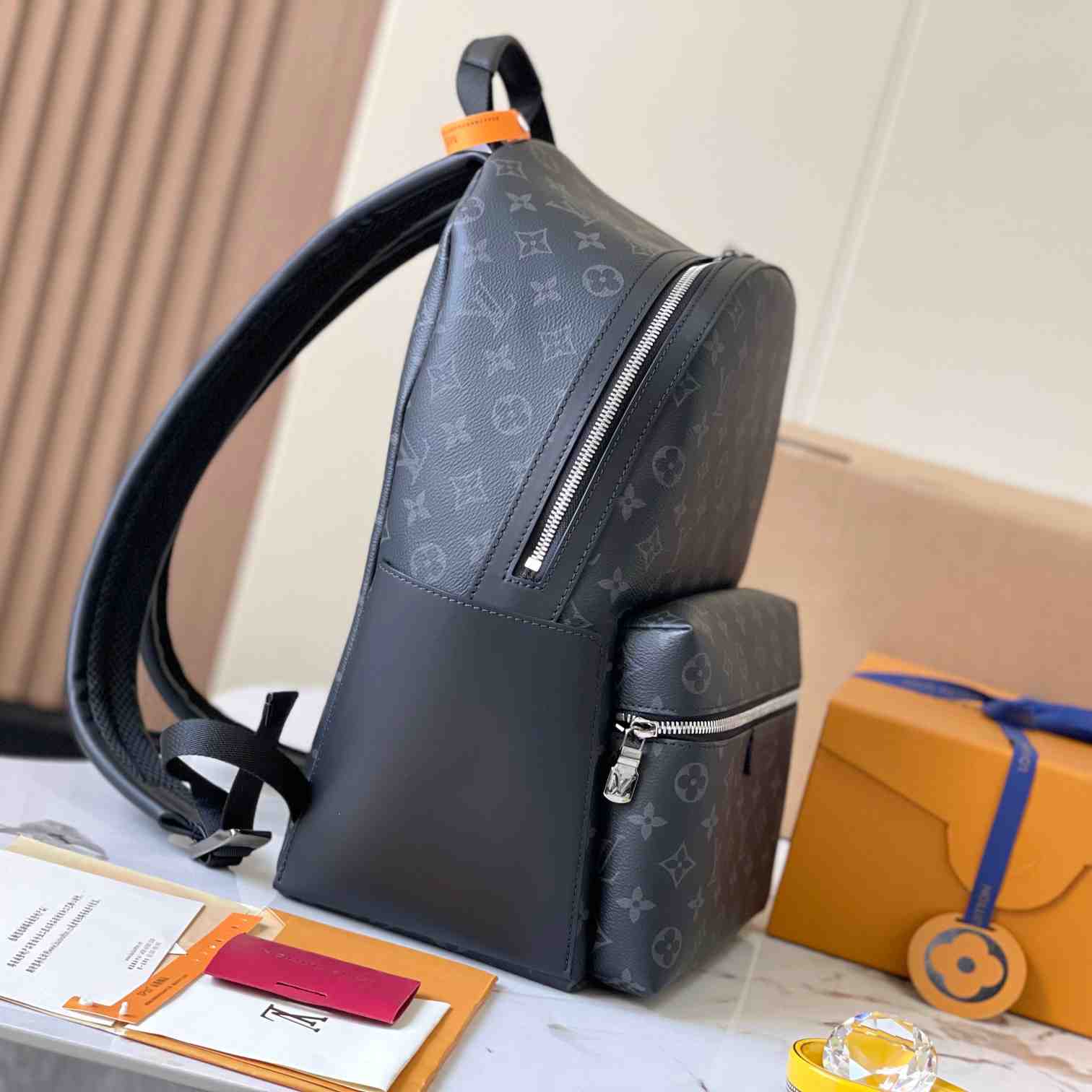 Louis Vuitton Discovery Backpack PM  (29*38*20cm)     M22558 - 