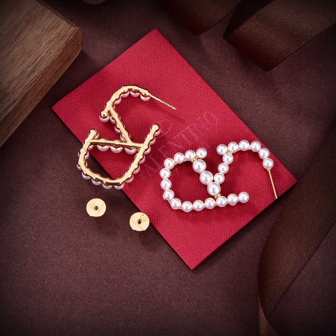 Valenti Garavani VLogo Signature Pearlescent Earrings - DesignerGu
