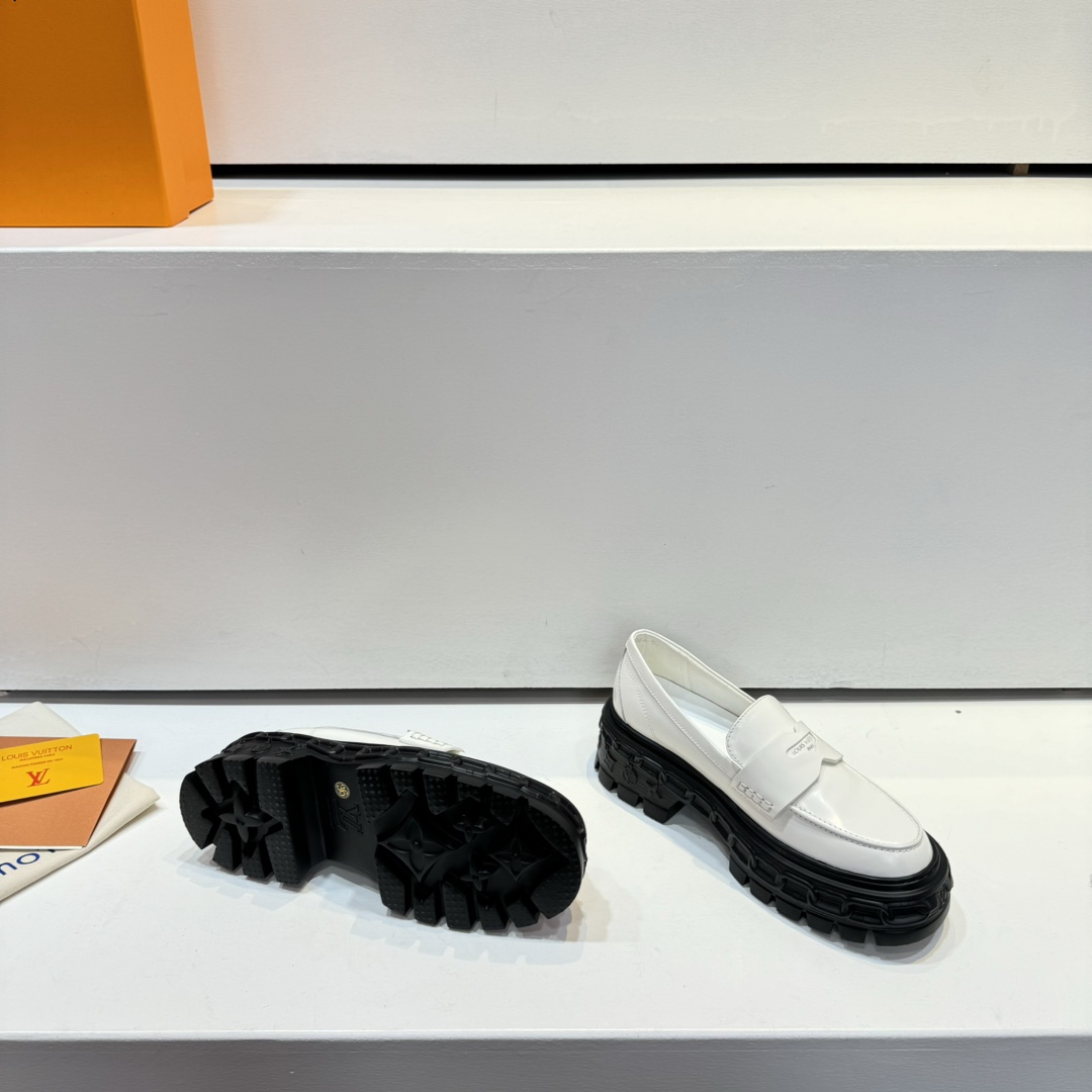 Louis Vuitton LV Record Loafer - DesignerGu