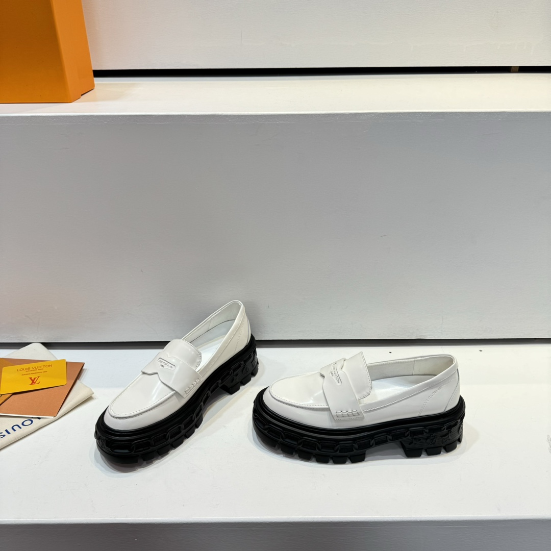 Louis Vuitton LV Record Loafer - DesignerGu