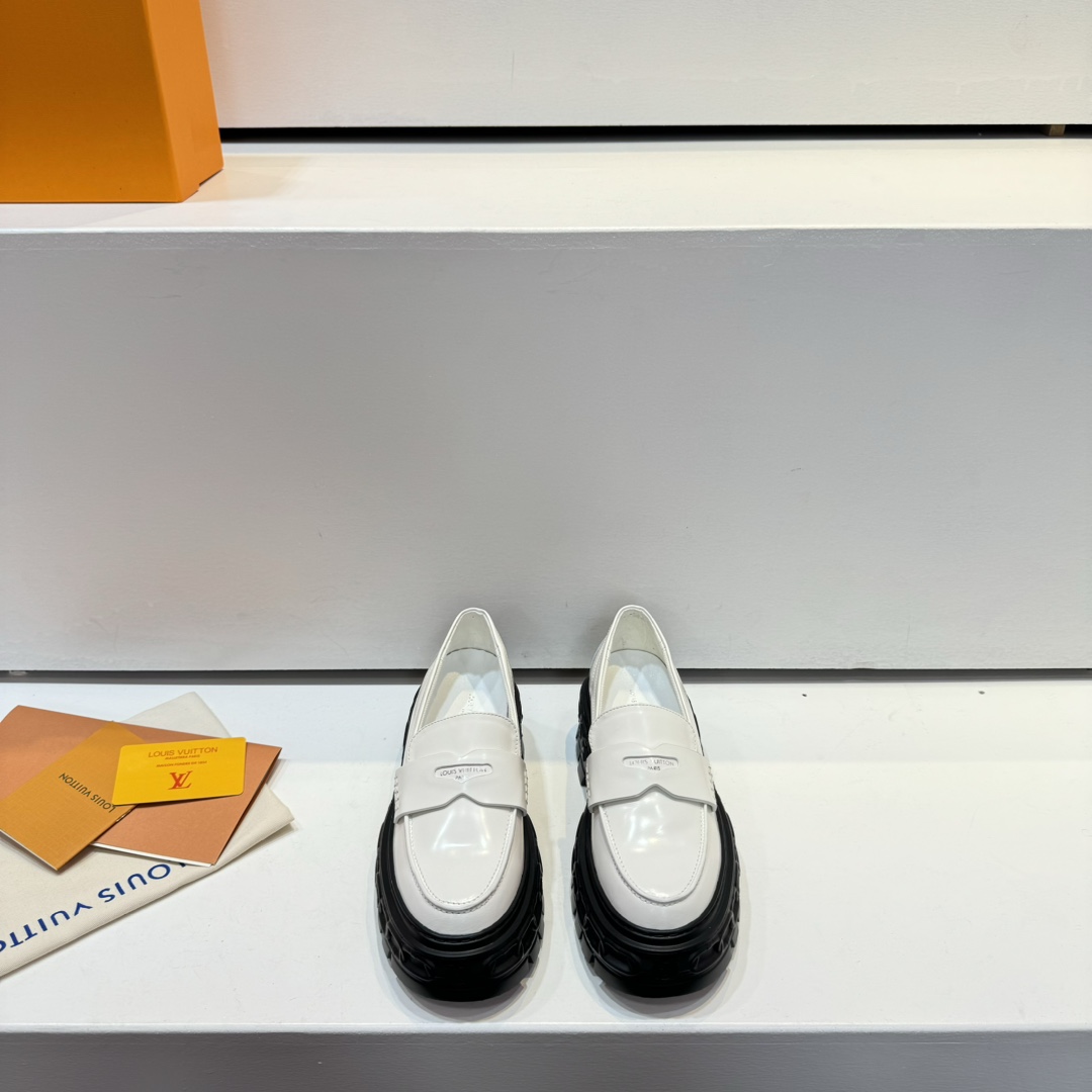 Louis Vuitton LV Record Loafer - DesignerGu