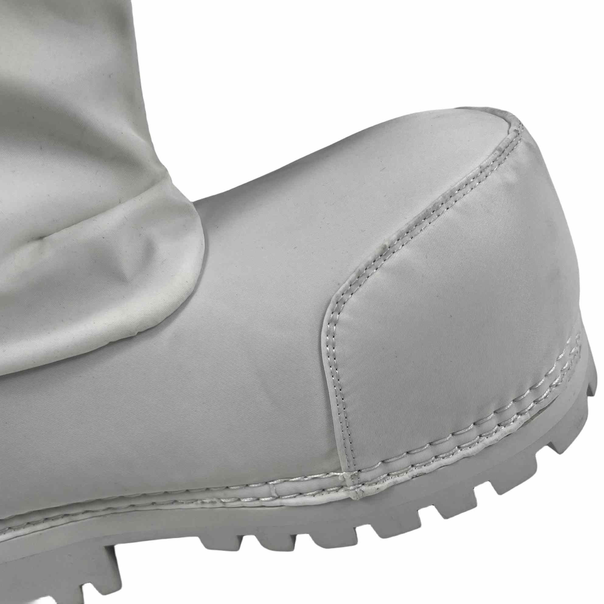 Balenciaga Alaska Low Boot In White Nylon - 