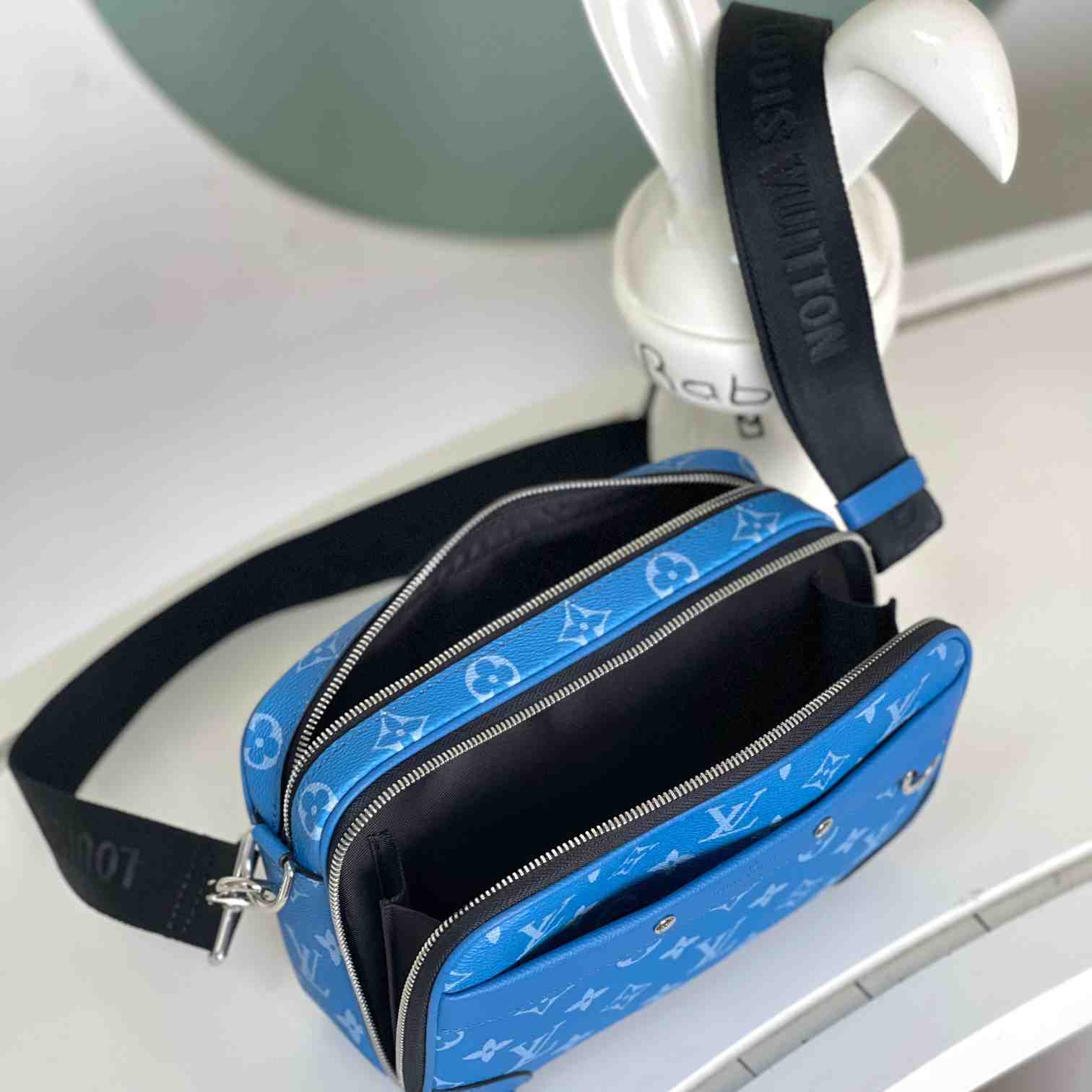 Louis Vuitton Alpha Messenger  M31016 - 