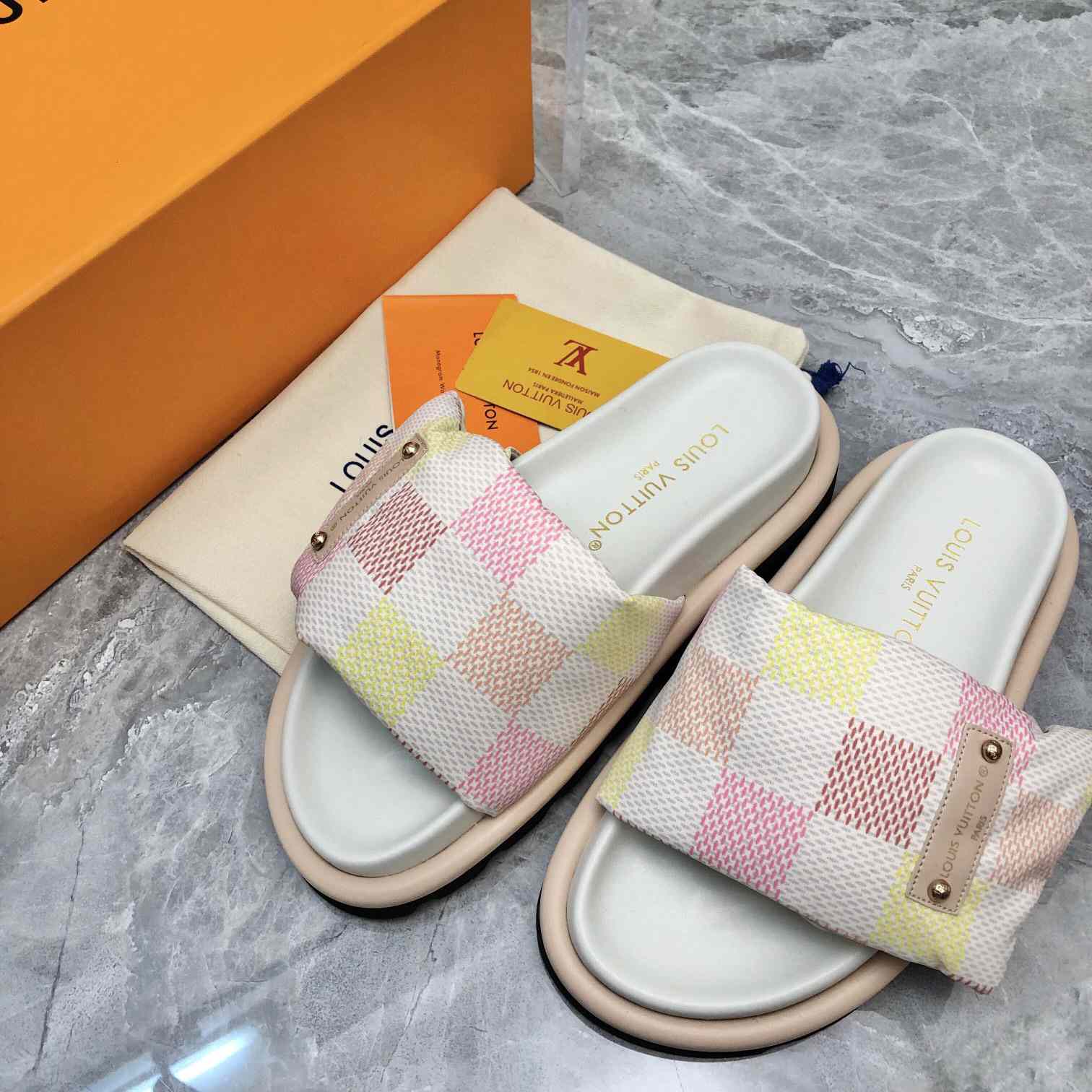 Louis Vuitton Pool Pillow Flat Comfort Mule     1ACTWW - 