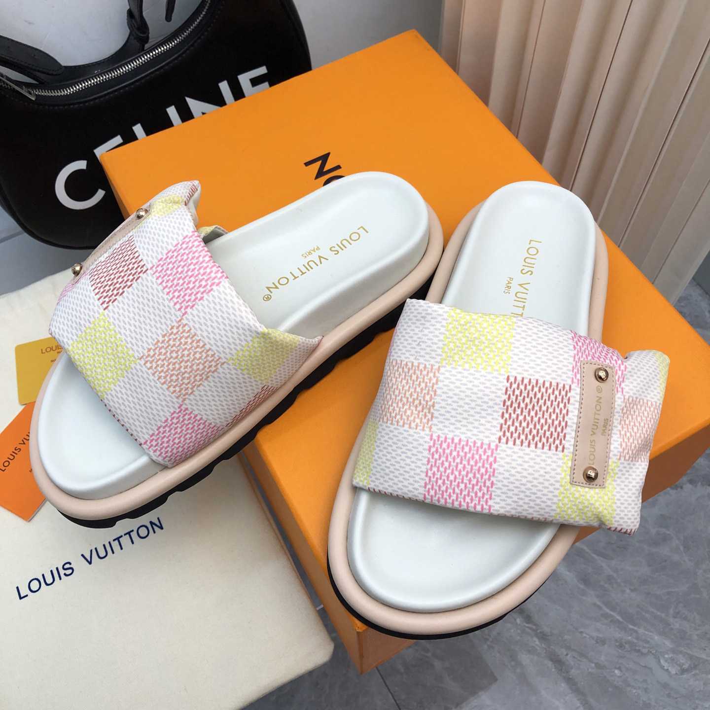 Louis Vuitton Pool Pillow Flat Comfort Mule     1ACTWW - 