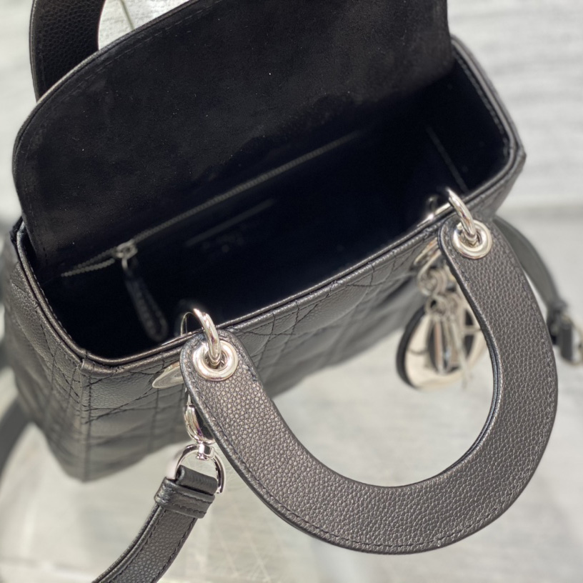 Dior Lady Dior Bag  20cm - DesignerGu