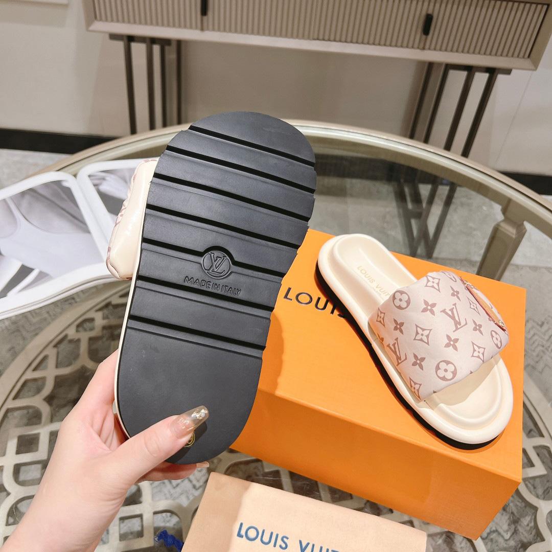 Louis Vuitton Pool Pillow Flat Comfort Mule     1ACJZE - 