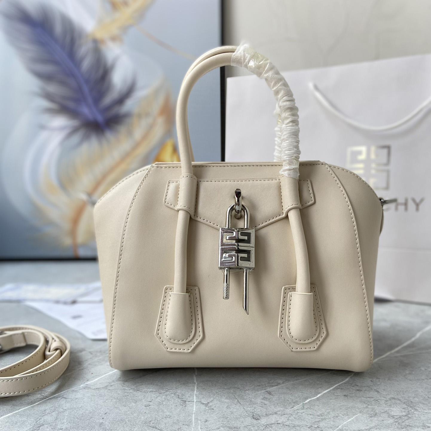 Givenchy Mini Antigona Lock Bag (23*27*13cm) - DesignerGu