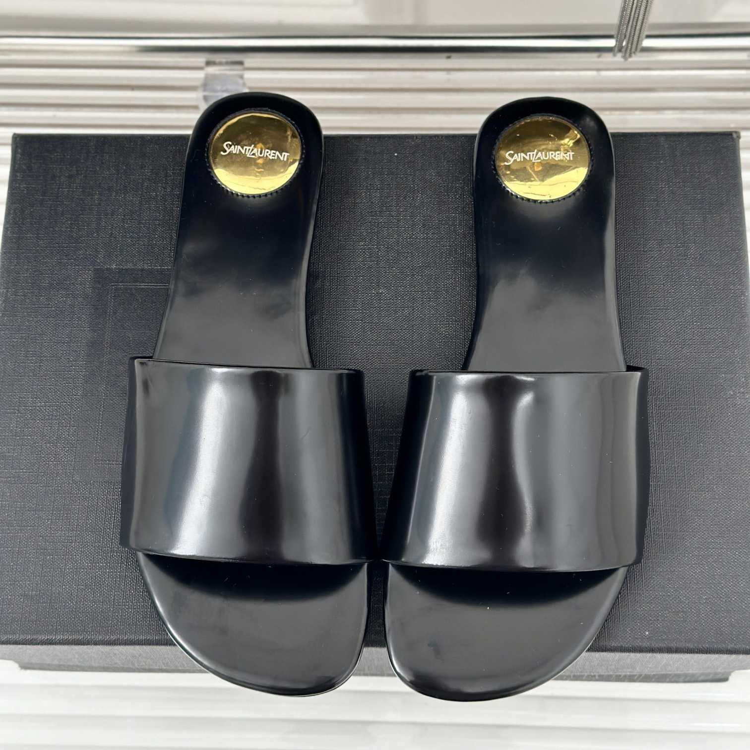 Saint Laurent Carlyle Slides In Glazed Leather - DesignerGu