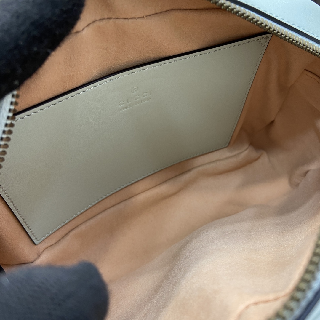 Gucci GG Marmont Small Shoulder Bag - 