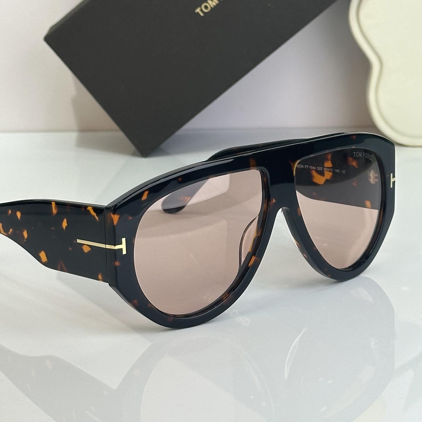 Tom Ford Bronson Sunglasses - DesignerGu