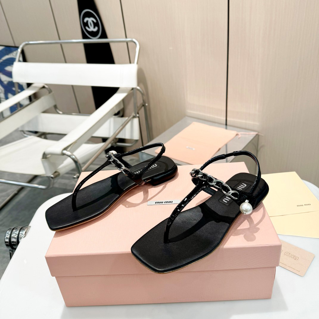 Miu Miu Patent Leather Thong Sandals - 
